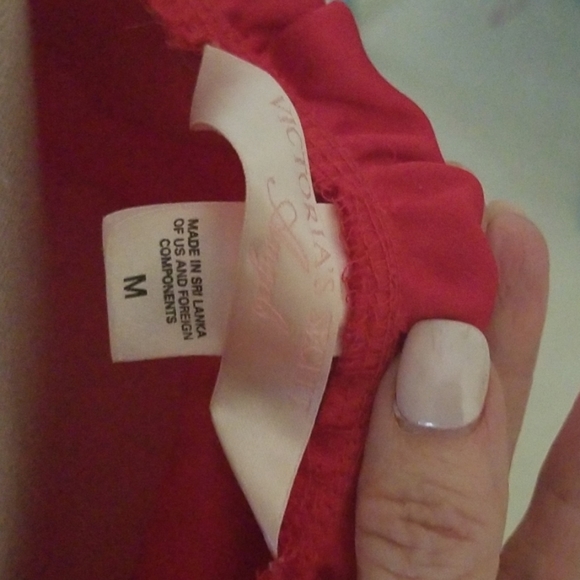 Lingerie - Picture 3 of 5